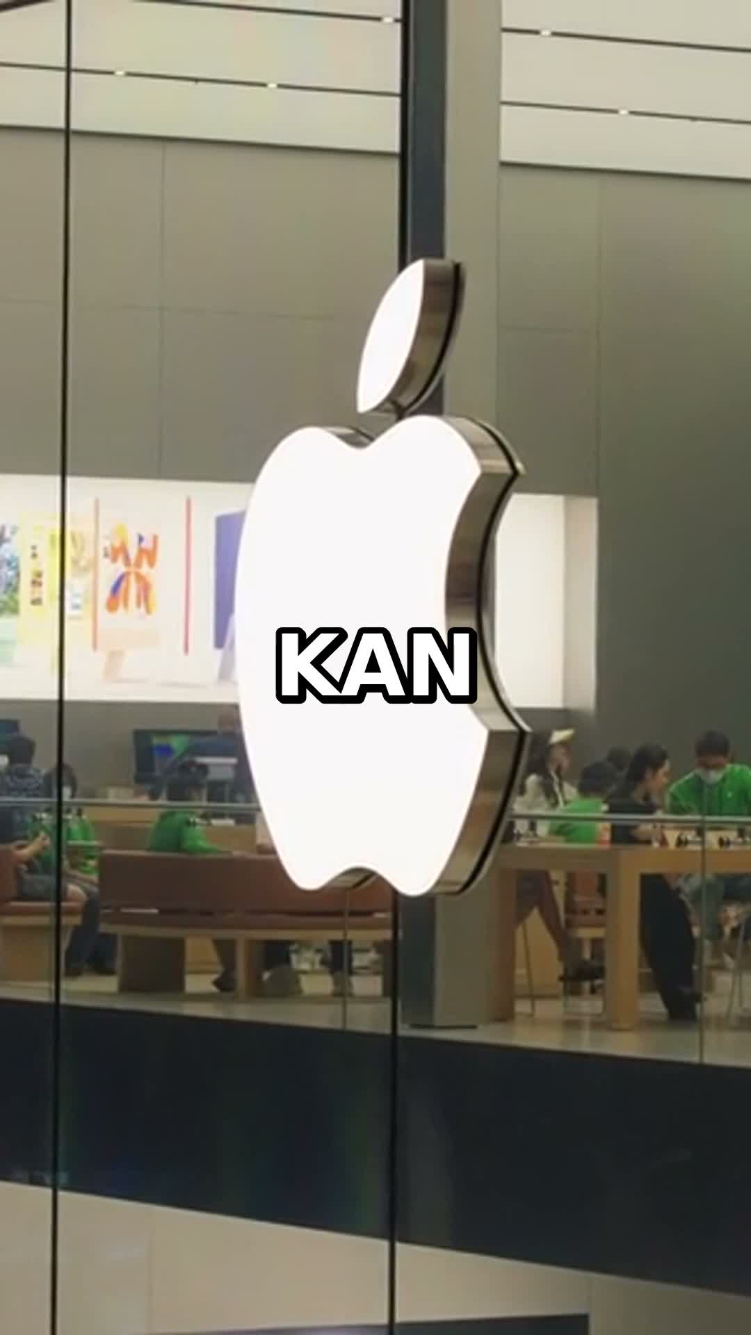 mobil med appstore på skärmen